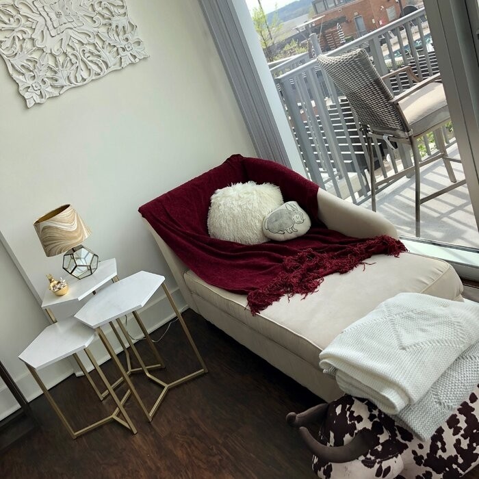 Verona One Left-Arm Chaise Flared Arms Chaise Lounge with Storage