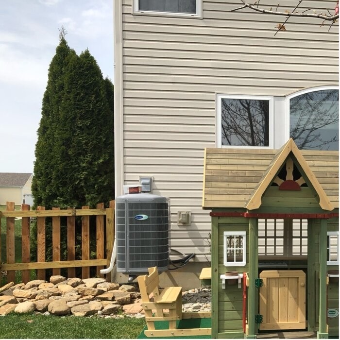 Victorian Inn 74" x 65" Playhouse
