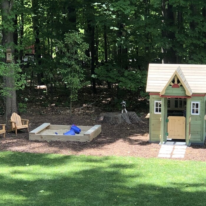 Victorian Inn 74" x 65" Playhouse