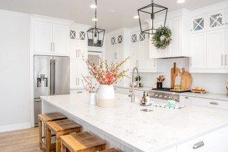 https://foter.com/photos/424/10-ways-to-remodel-your-kitchen-with-sustainability-in-mind.jpeg?s=b1