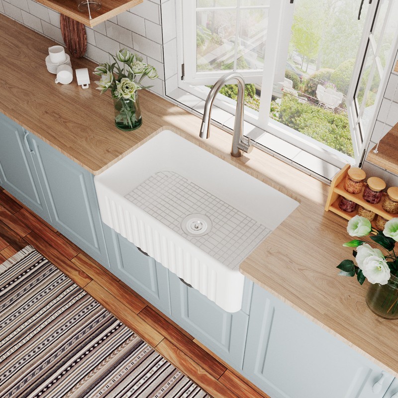 30" L x 18" W Farmhouse Kitchen Sink with Sink Grid and Basket Strainer