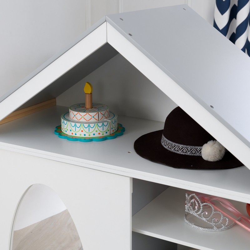 Armoire Dress Up