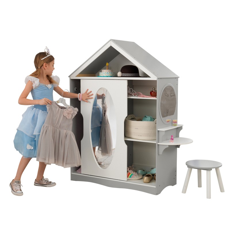 Armoire Dress Up