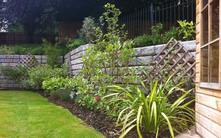 backyard retaining wall garden landscaping backyard retaining wall garden landscaping