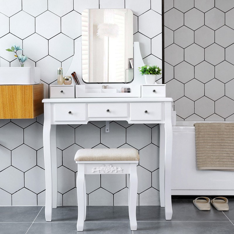 Beauregard 31.5'' Wide Vanity Set with Stool and Mirror