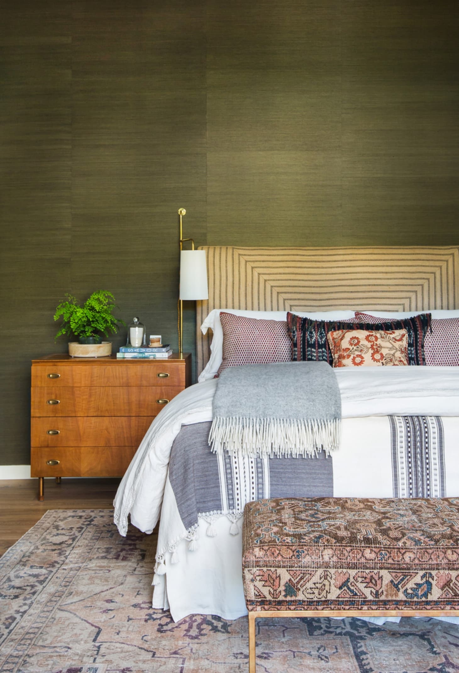 Bedroom With Variegated Green Texture Wall