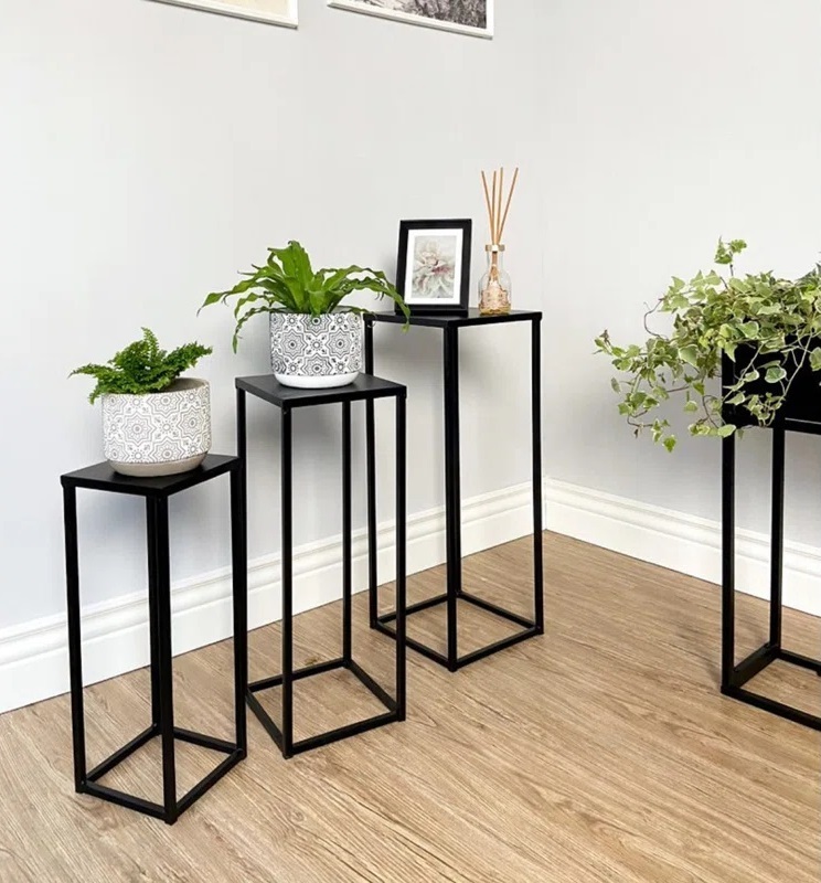 Black contemporary metal stand