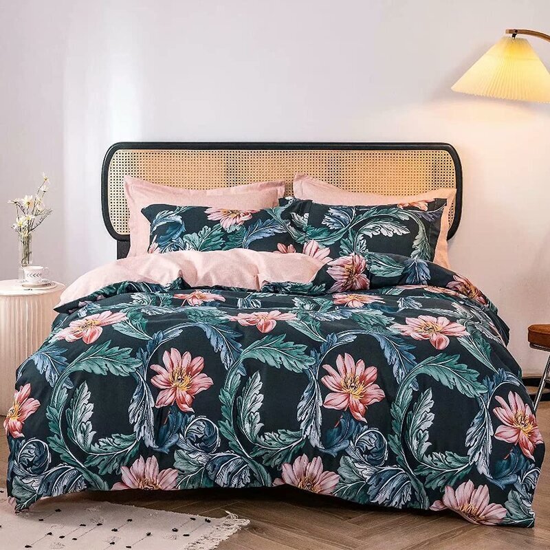 Bold and Exotic Bedding Set