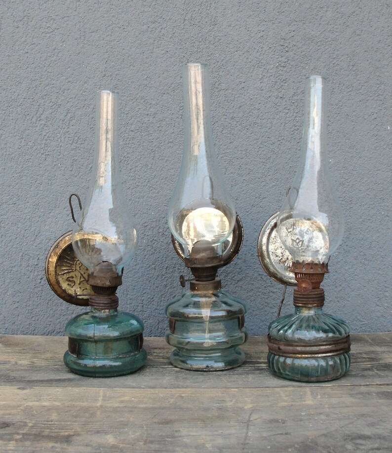 4 Pieces Oil Lamps, Vintage Glass Kerosene Lamp Oil Lantern, Classic  Chamber Hurricane Lamps Decorative Oil Lamp for Indoor Use Home Tabletop  Decor