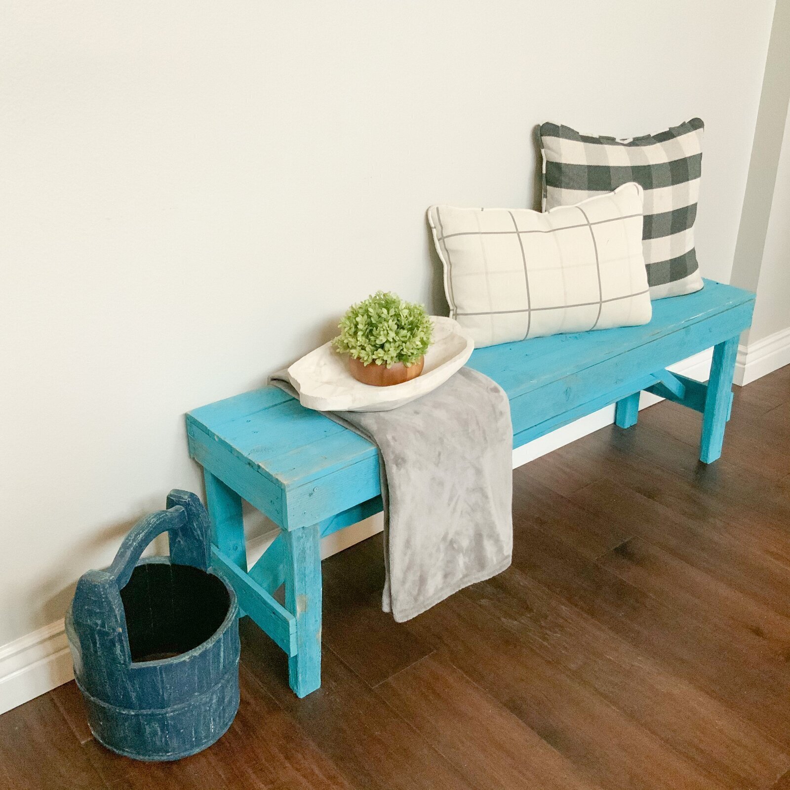 Compact Rustic Kitchen Dining Bench