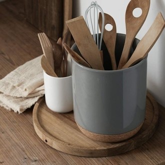 https://foter.com/photos/424/country-style-ceramic-utensil-holder.jpeg?s=b1s