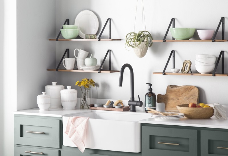 Edgware 30" L x 20" W Farmhouse Kitchen Sink With Basket Strainer