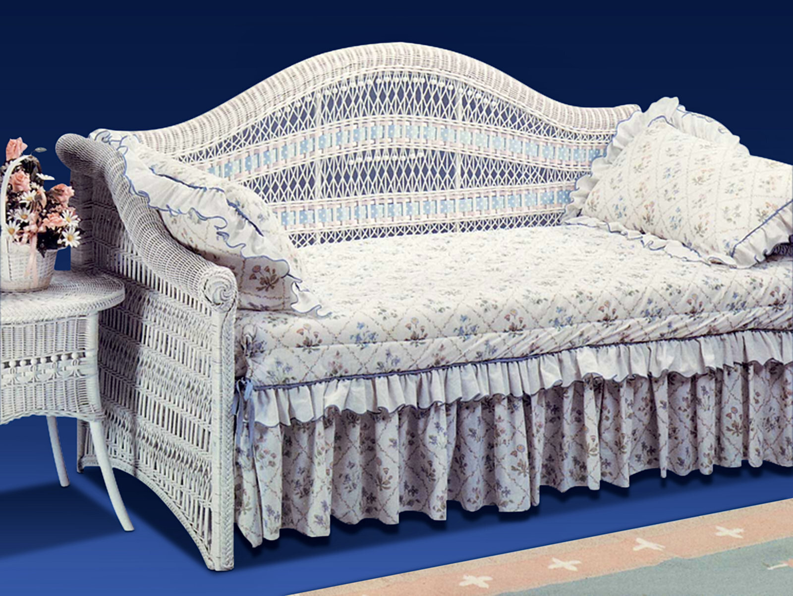 Elegant and Graceful Wicker Day Bed 