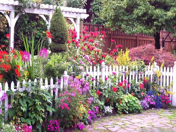 English Cottage Gardens English Cottage Gardens