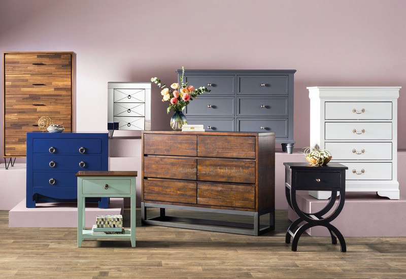 Evelinda 26'' Tall 3 - Drawer End Table