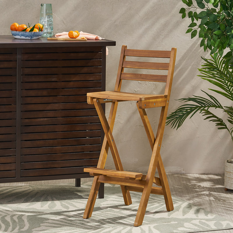 Folding bar stool with a classic look