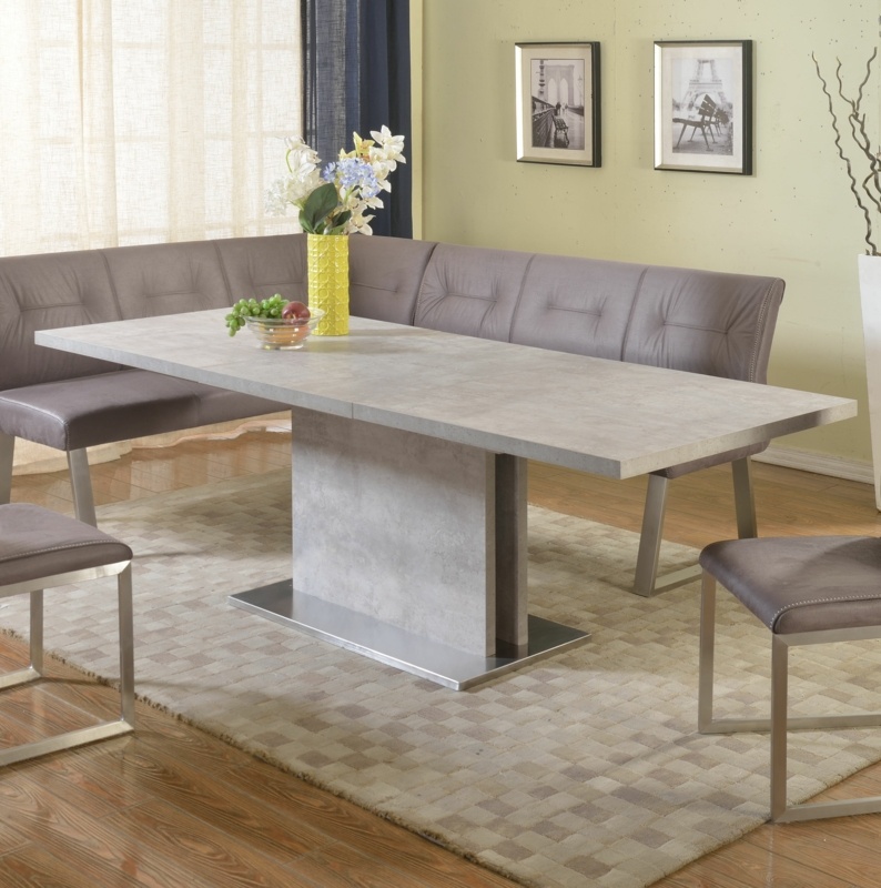 Extendable Dining Table with Butterfly Extension