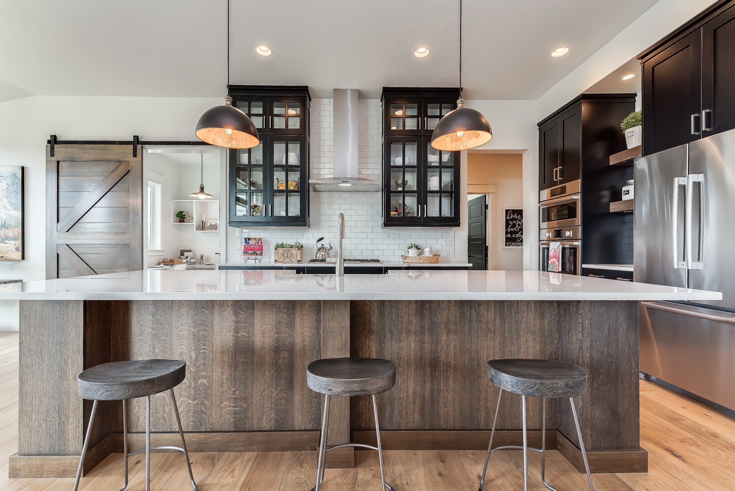 https://foter.com/photos/424/kitchen-bar-with-unique-wood-grains.jpg