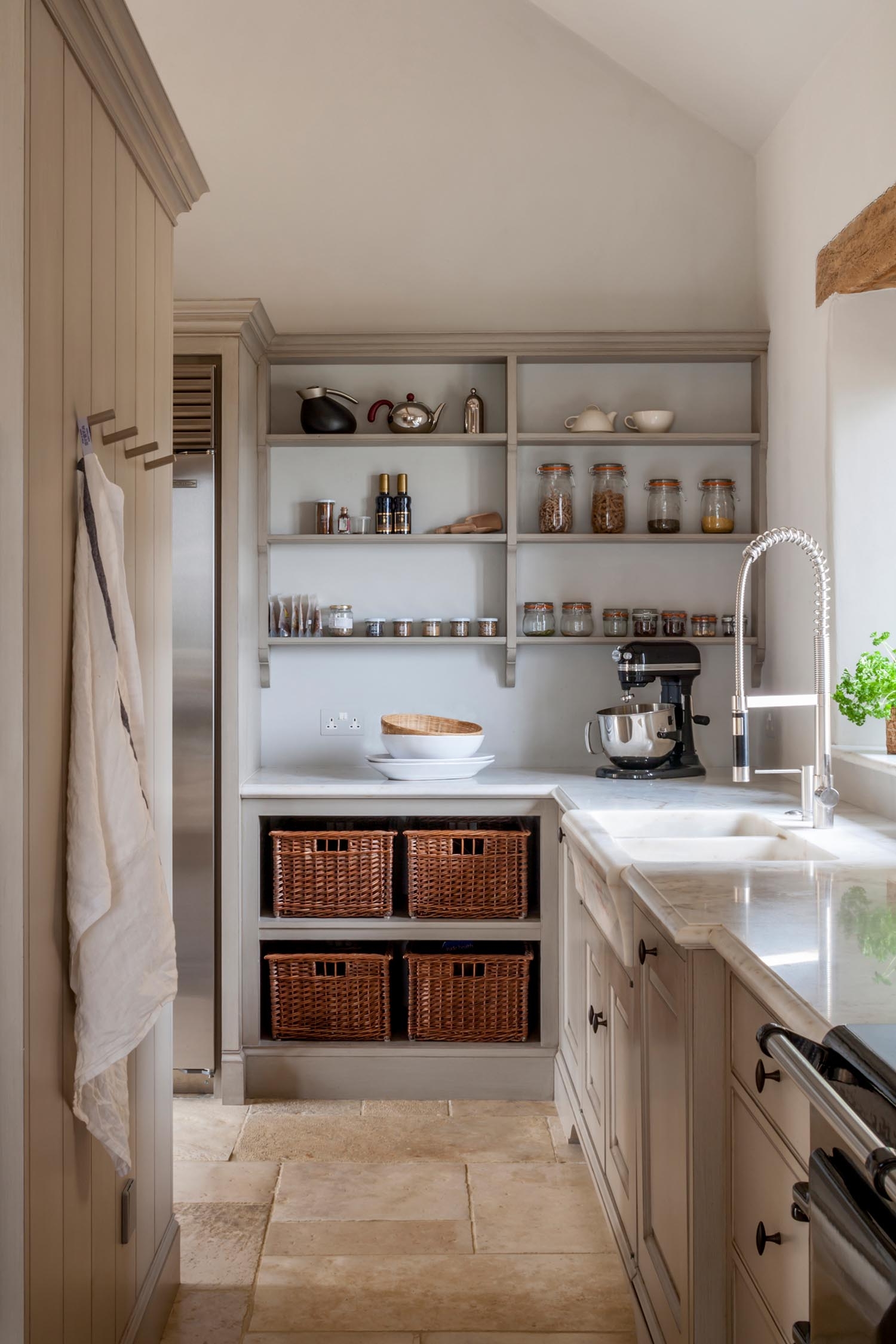 https://foter.com/photos/424/kitchen-with-pantry-style-open-shelving.jpg
