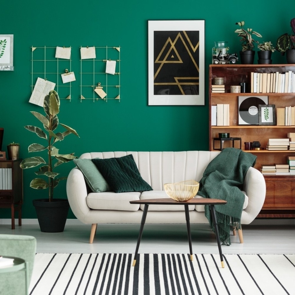 Colors that go with the emerald green color - white