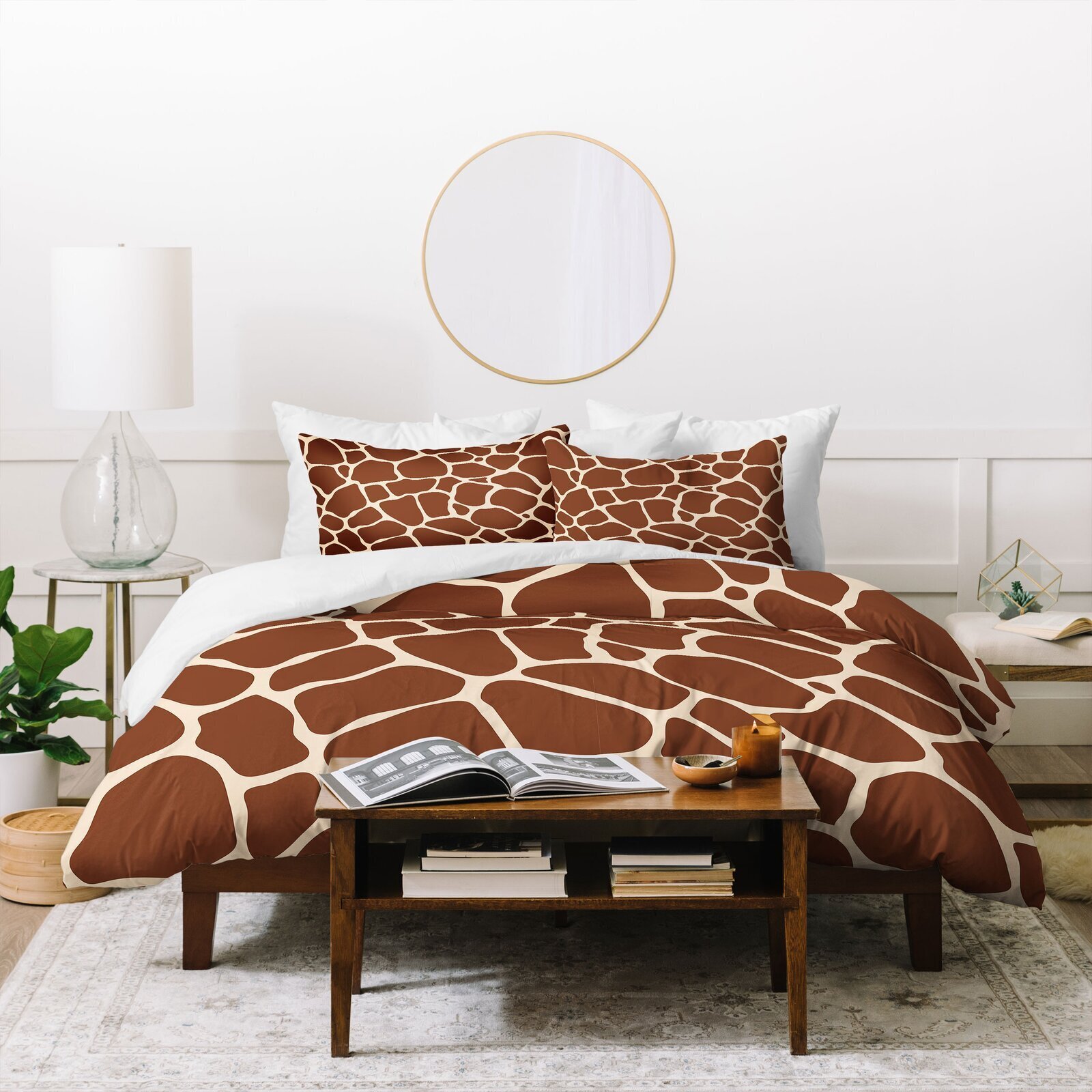 Playful giraffe comforter set