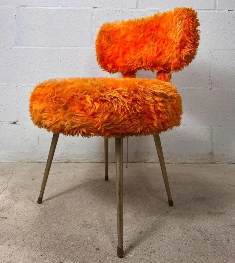 Retro Style Fuzzy Lounge Chair 
