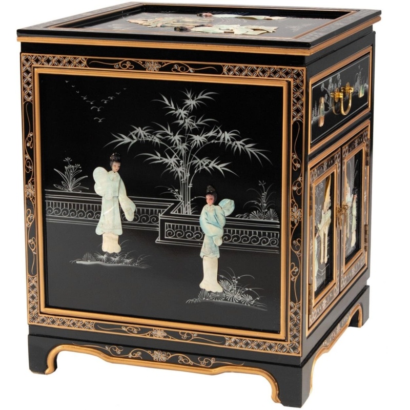 Royal Ladies Black Lacquer End Table