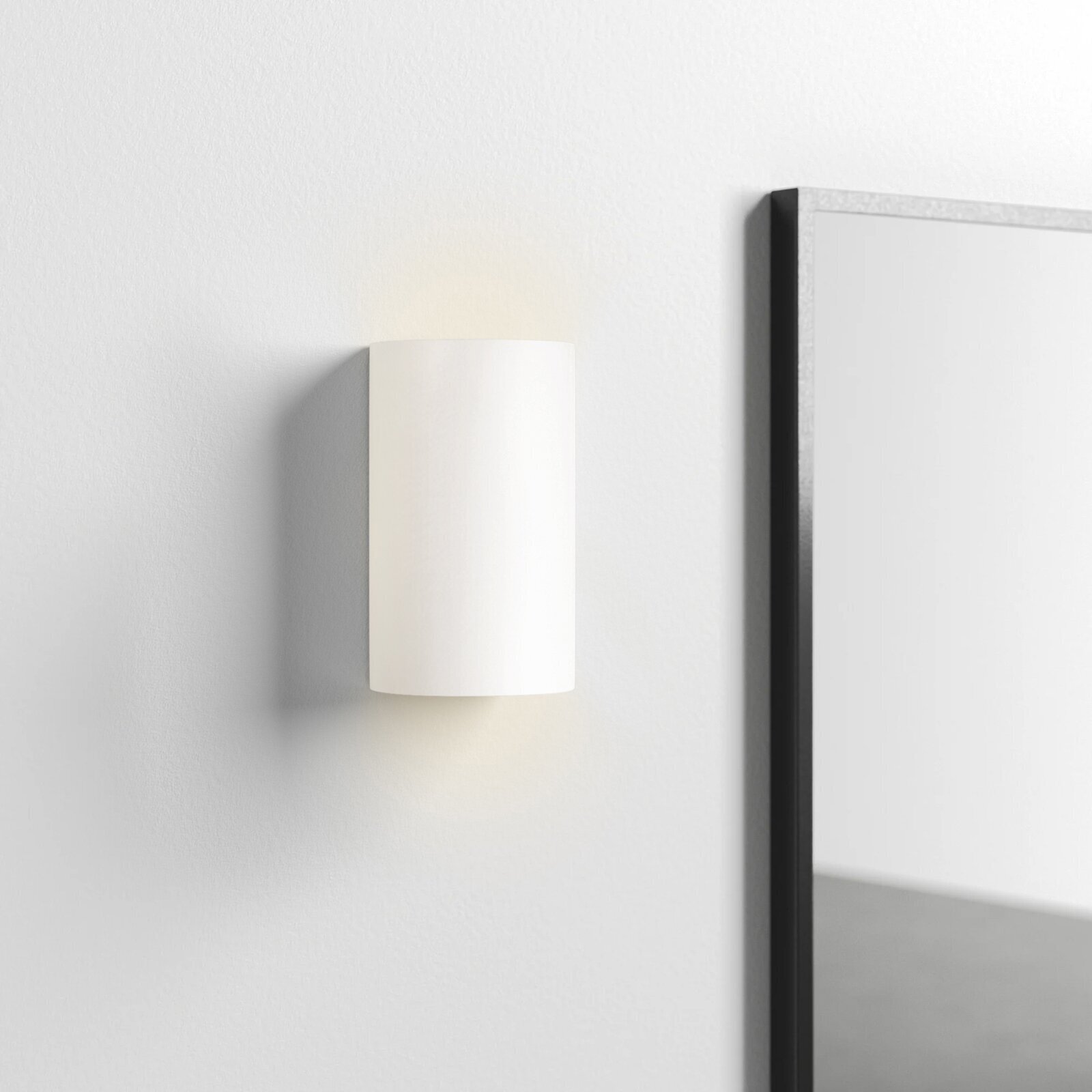 Simple White Cylindrical Wall Lamp 