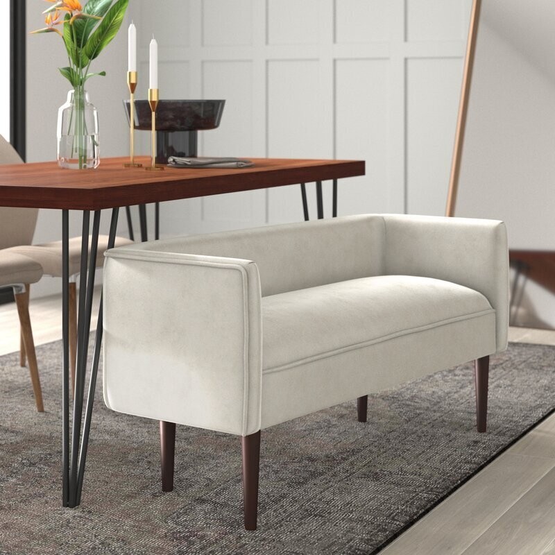 Simplistic and Versatile Bedroom Bench