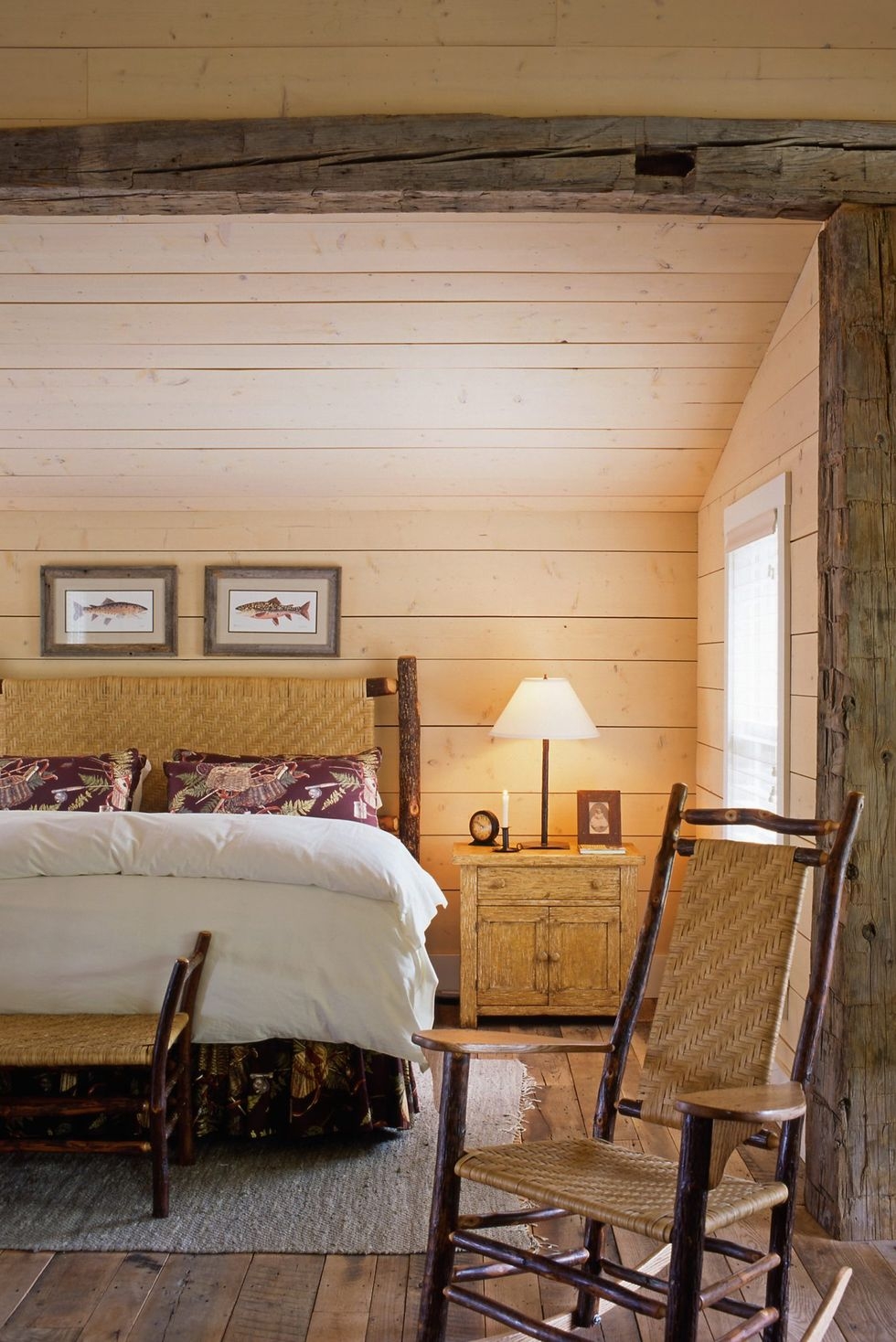 Cosy, Warm & Completely Charming — 33 Small Rustic Bedroom Ideas - Foter