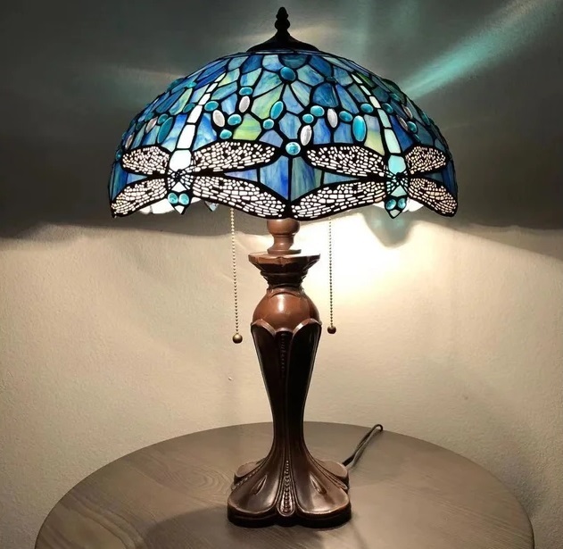Tiffany style art nouveau lamp