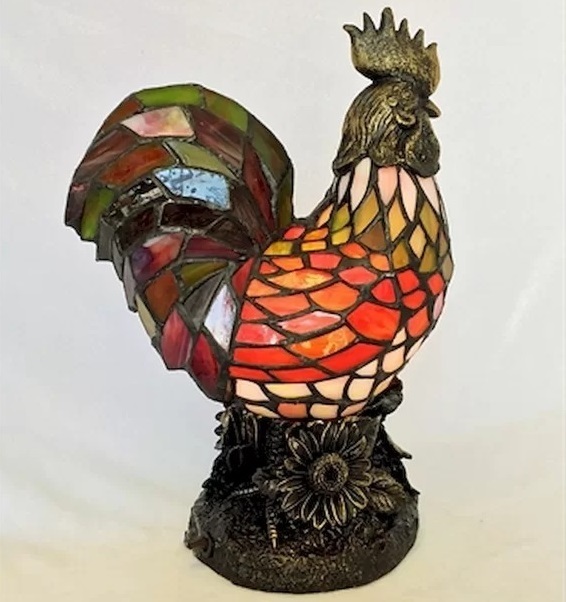 Traditional tiffany style rooster lamp