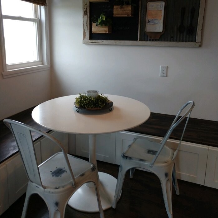 Tynan 35.5'' Pedestal Dining Table