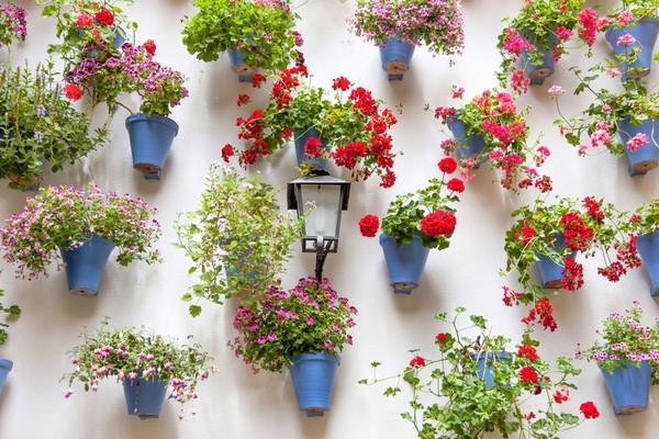 37 Best Vertical Gardening Ideas and Systems - Foter