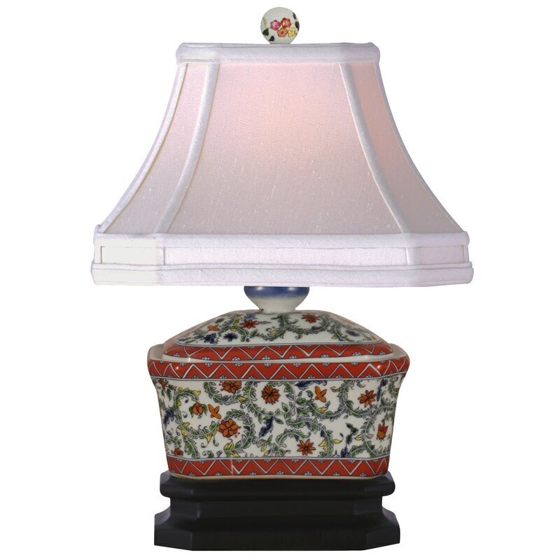 Vintage Asian Oriental Motif Porcelain Lamp