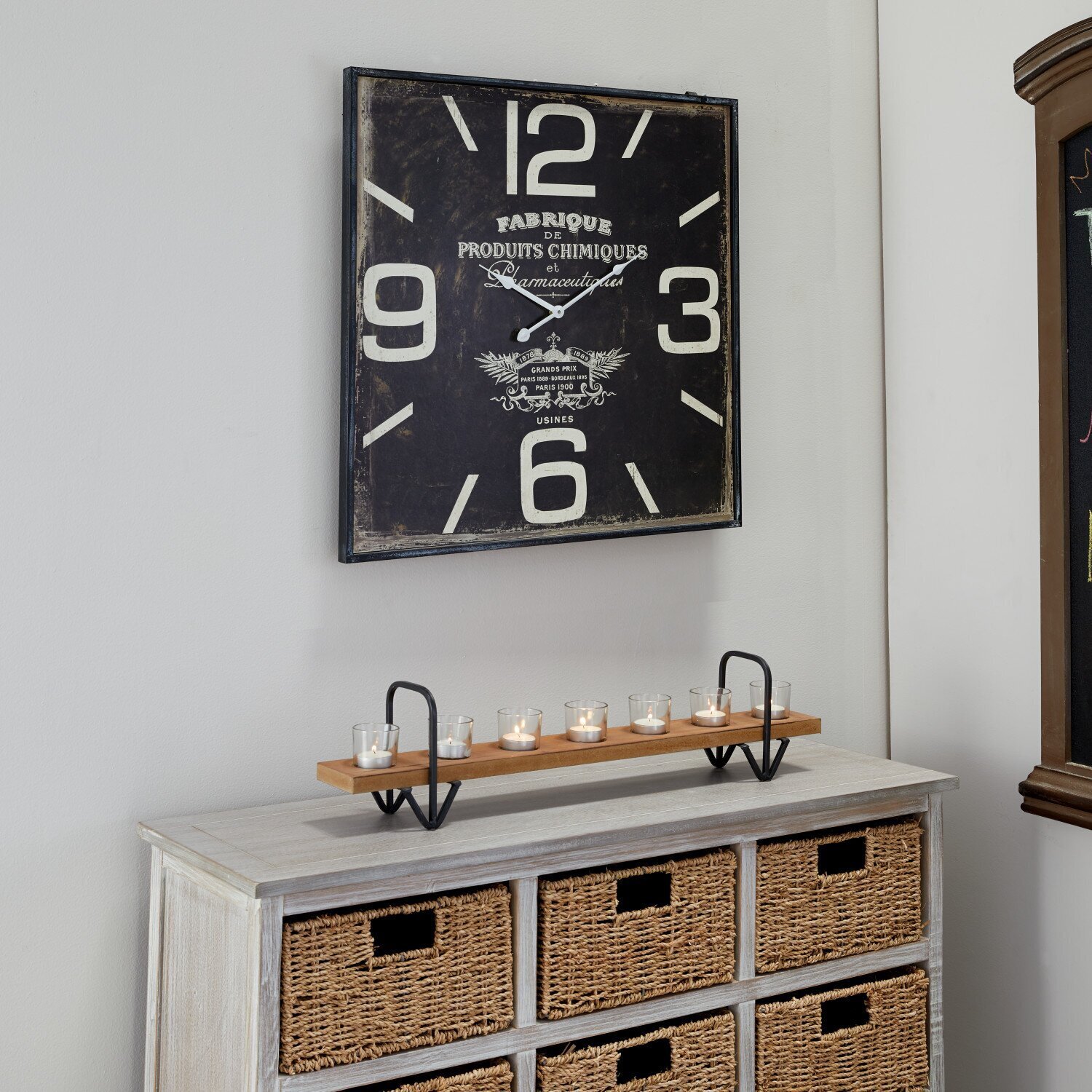 Vintage themed kitchen clock 
