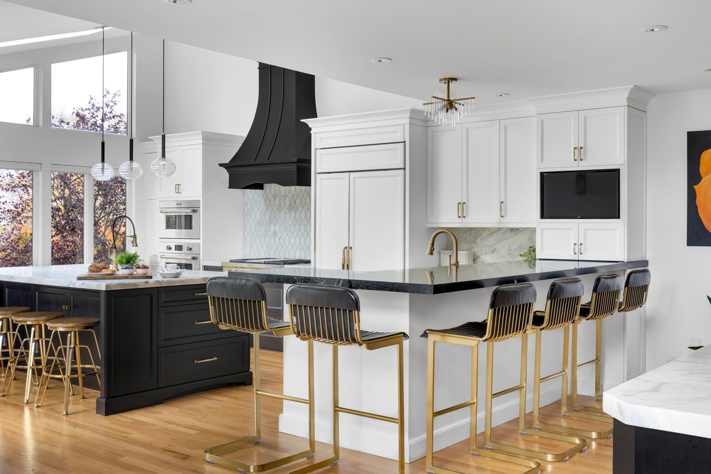 30 White & Golden Kitchen Ideas for a Tasteful Glam Touch - Foter