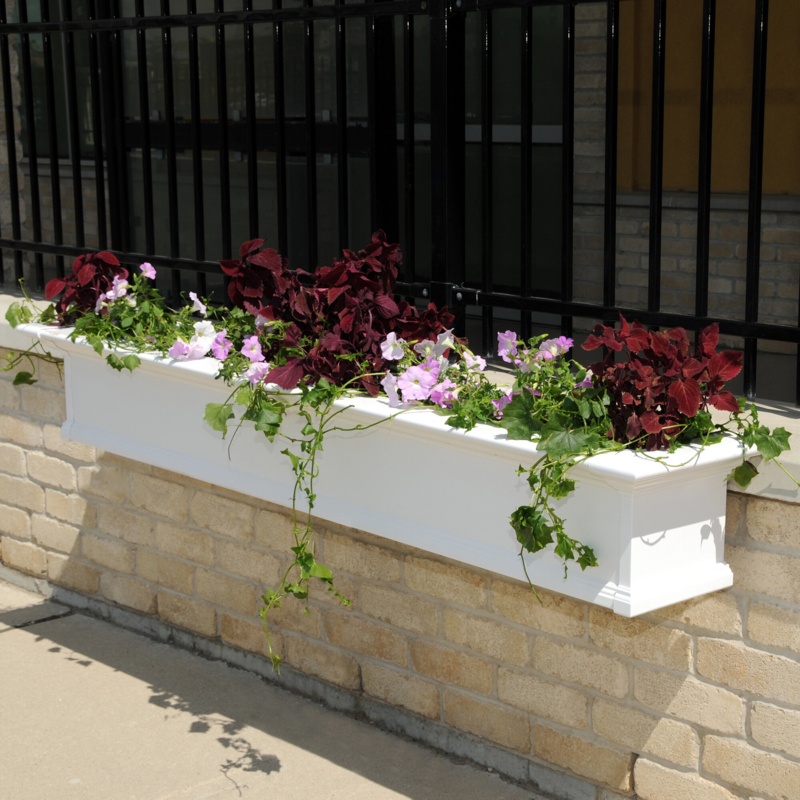 Anand Resin Window Box with Water Reservoir