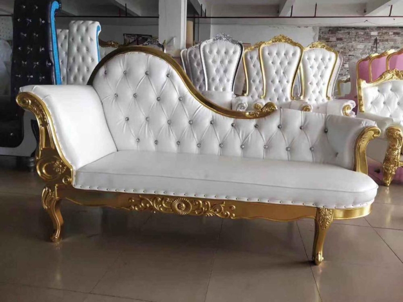 Baroque Gilded Chaise Lounge with Elegant Upholstery