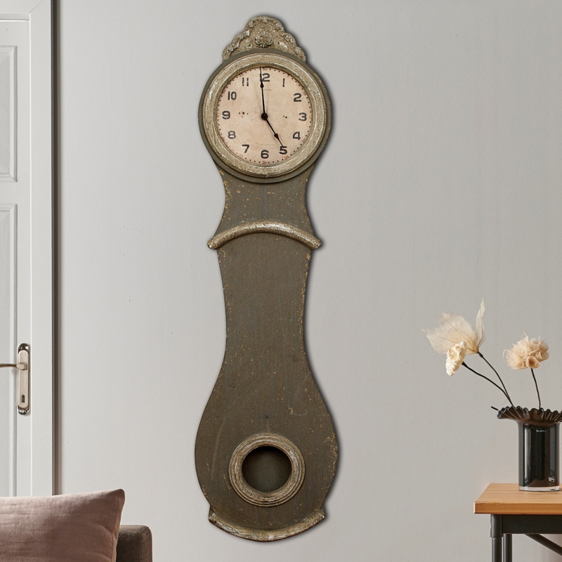 Distressed Wood Bonnet Clock