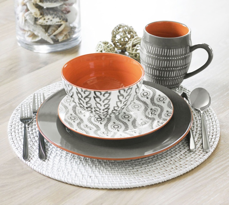 Bungalow Rose Fotini Stoneware Dinnerware Set - Service for 4
