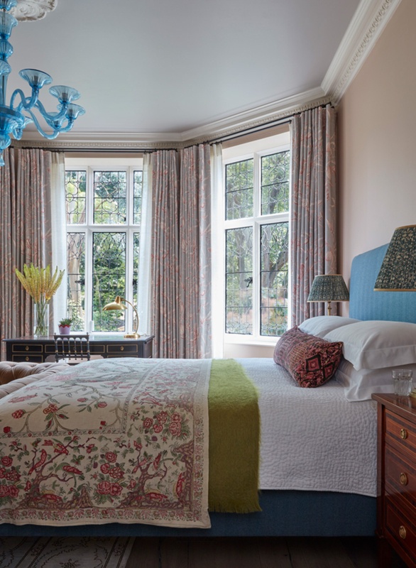 Choose a luxurious throw blanket