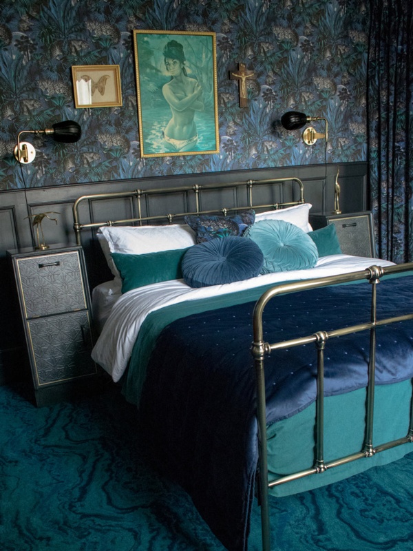 Choose Patterned Wallpaper