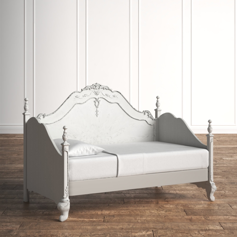 Victorian-Inspired Elegant Daybed