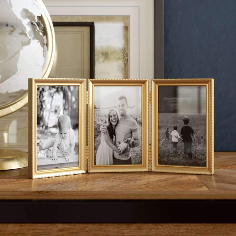 Freestanding Triple Panel Picture Frame
