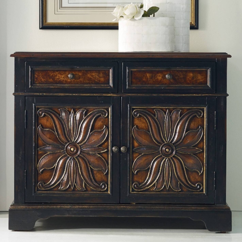 Grandover Two-Tone Chest with Floral Motifs