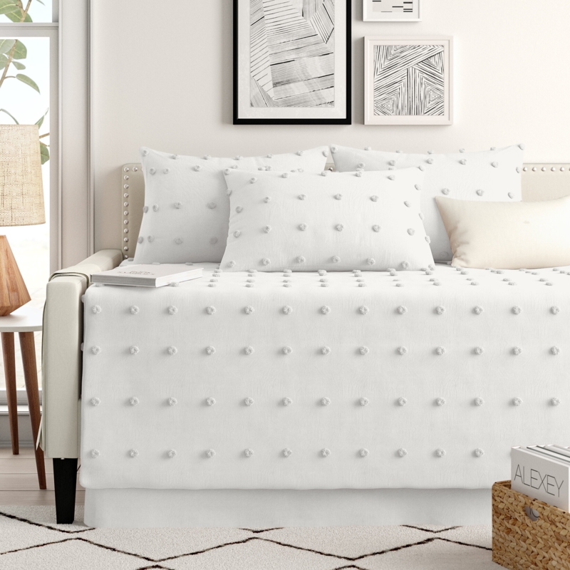 5 Piece Quilt Set with Tufted Chenille Dots