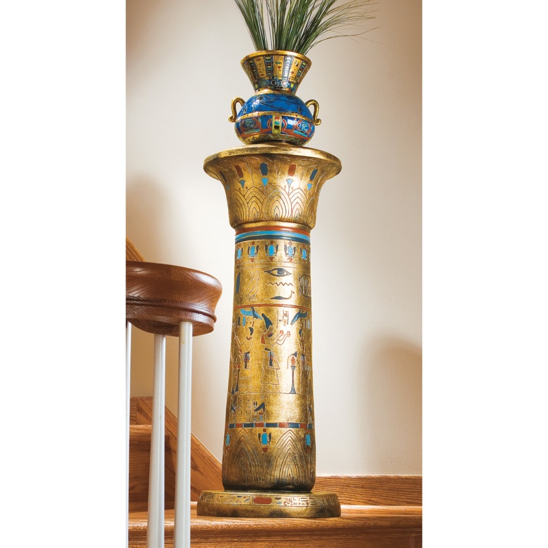 Kristopher Round Pedestal Plant Stand
