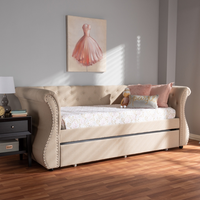 Elegant Daybed with Trundle