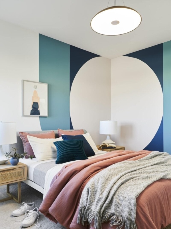 Layer with multiple pillows